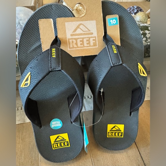 Reef Other - Reef Men's Phantoms TQT Flip-Flops Sandals, Black/Yellow, NWT, Size 10 (EUR 43)